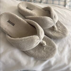 Vionic size 9 terry plush thong slippers